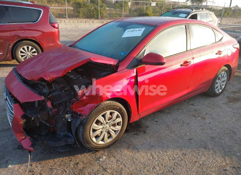 Photo 2 of 2019 Hyundai Accent SE (VIN 3KPC24A37KE042988)