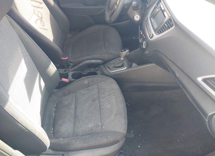 Photo 5 of 2019 Hyundai Accent SE (VIN 3KPC24A37KE049777)