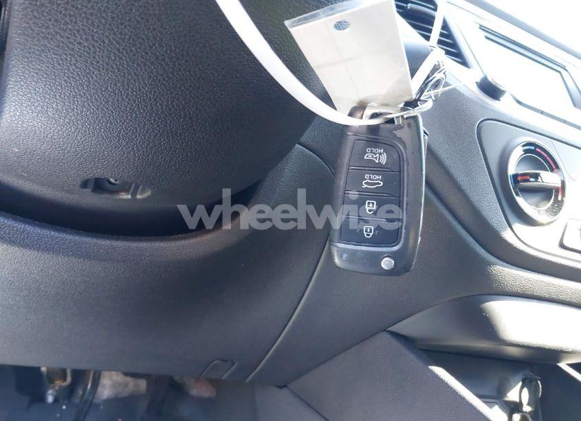 Photo 11 of 2019 Hyundai Accent SE (VIN 3KPC24A37KE056972)