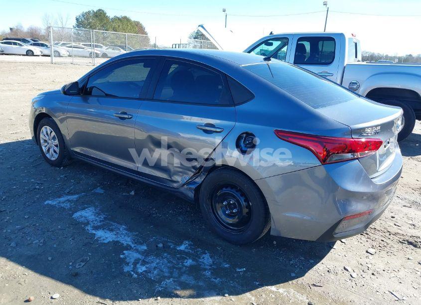 Photo 3 of 2019 Hyundai Accent SE (VIN 3KPC24A37KE056972)