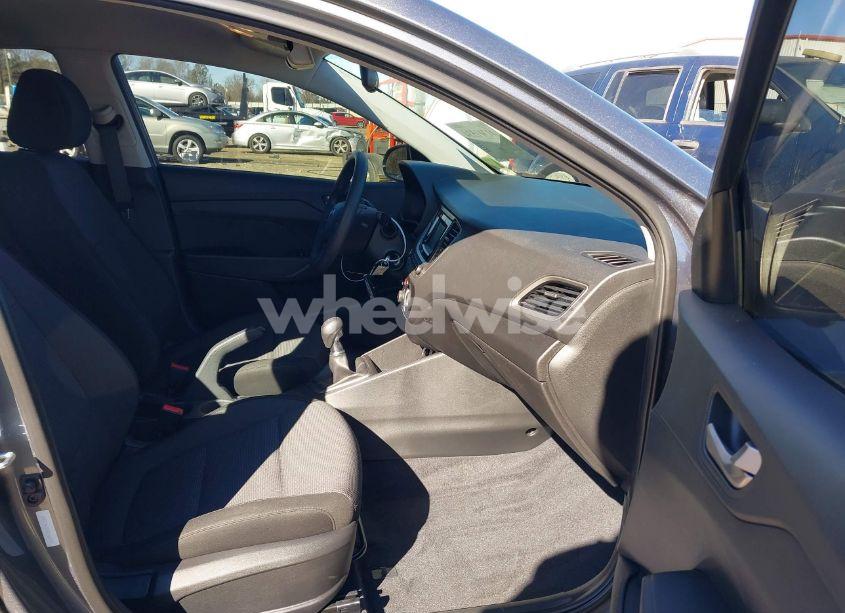 Photo 5 of 2019 Hyundai Accent SE (VIN 3KPC24A37KE056972)