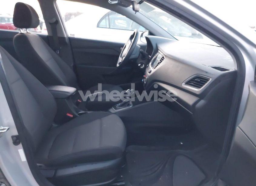 Photo 5 of 2019 Hyundai Accent SEL (VIN 3KPC24A37KE069625)