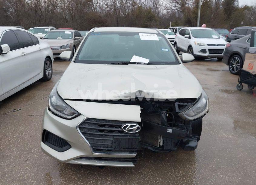 Photo 12 of 2018 Hyundai Accent SE (VIN 3KPC24A38JE015734)