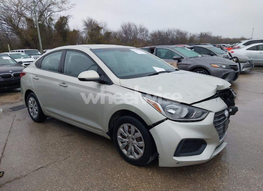 Photo 13 of 2018 Hyundai Accent SE (VIN 3KPC24A38JE015734)