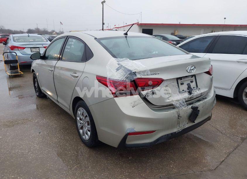 Photo 3 of 2018 Hyundai Accent SE (VIN 3KPC24A38JE015734)