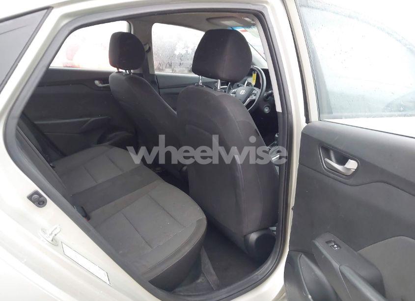 Photo 8 of 2018 Hyundai Accent SE (VIN 3KPC24A38JE015734)