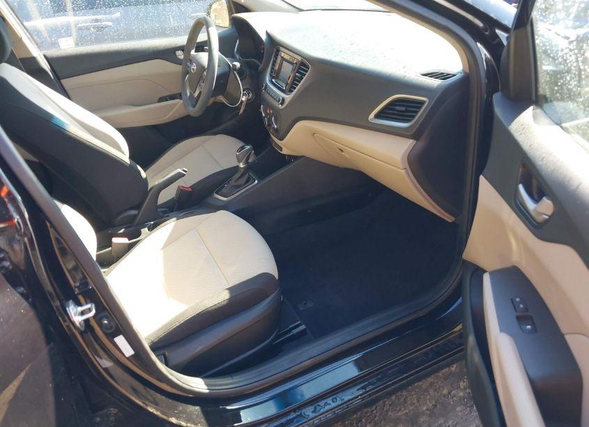 Photo 5 of 2018 Hyundai Accent SE (VIN 3KPC24A38JE025678)