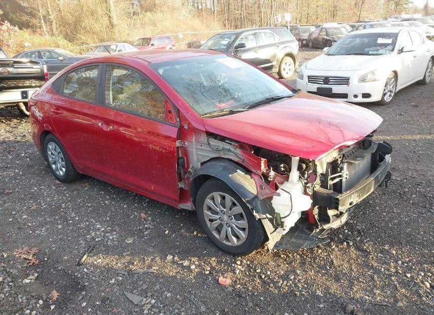 2018 Hyundai Accent SE (VIN 3KPC24A38JE032615) main photo