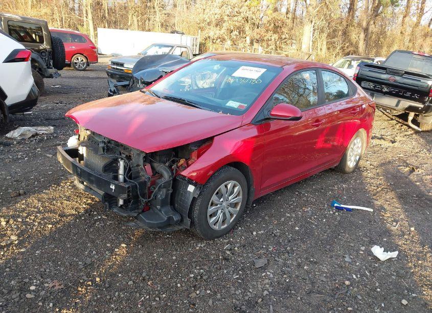 Photo 2 of 2018 Hyundai Accent SE (VIN 3KPC24A38JE032615)