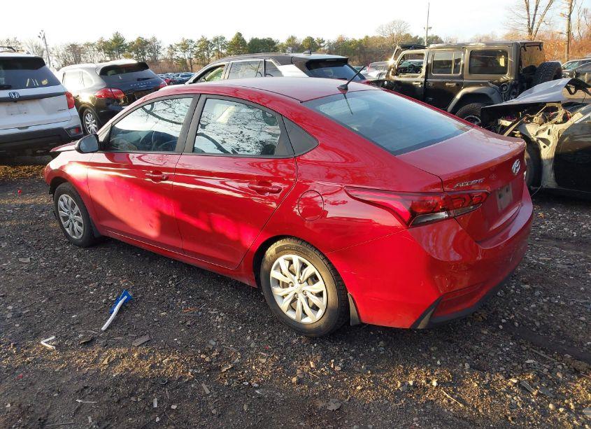 Photo 3 of 2018 Hyundai Accent SE (VIN 3KPC24A38JE032615)