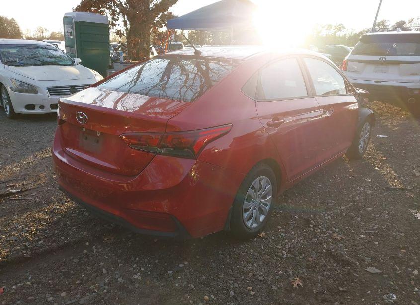 Photo 4 of 2018 Hyundai Accent SE (VIN 3KPC24A38JE032615)