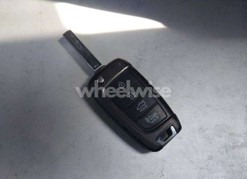 Photo 11 of 2019 Hyundai Accent SE (VIN 3KPC24A38KE056589)