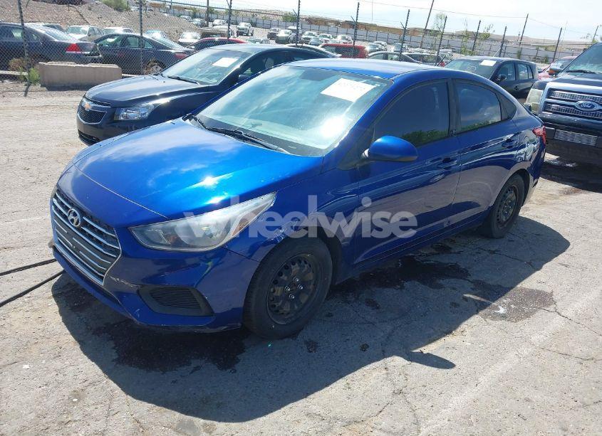 Photo 2 of 2019 Hyundai Accent SE (VIN 3KPC24A38KE056589)