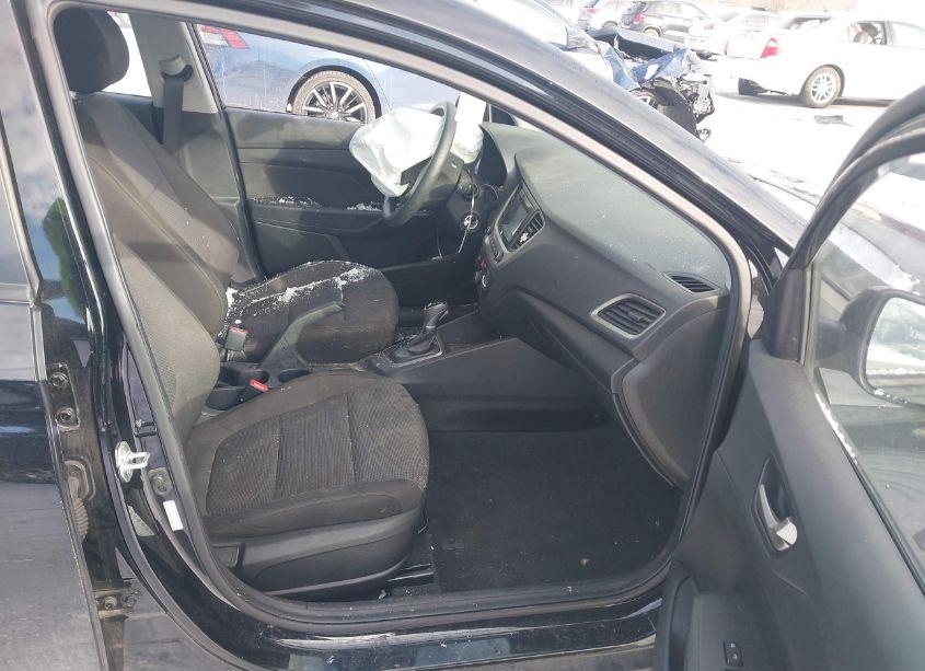 Photo 5 of 2019 Hyundai Accent SE (VIN 3KPC24A38KE082772)