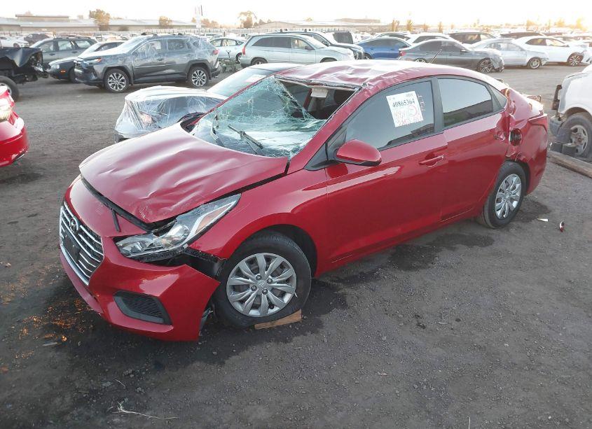 Photo 2 of 2019 Hyundai Accent SE (VIN 3KPC24A38KE083923)