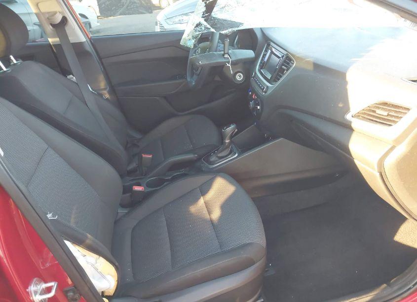 Photo 5 of 2019 Hyundai Accent SE (VIN 3KPC24A38KE083923)