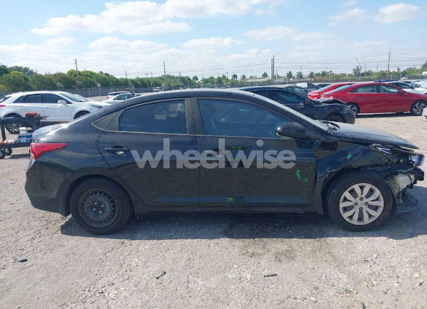 Photo 14 of 2018 Hyundai Accent SE (VIN 3KPC24A39JE011742)