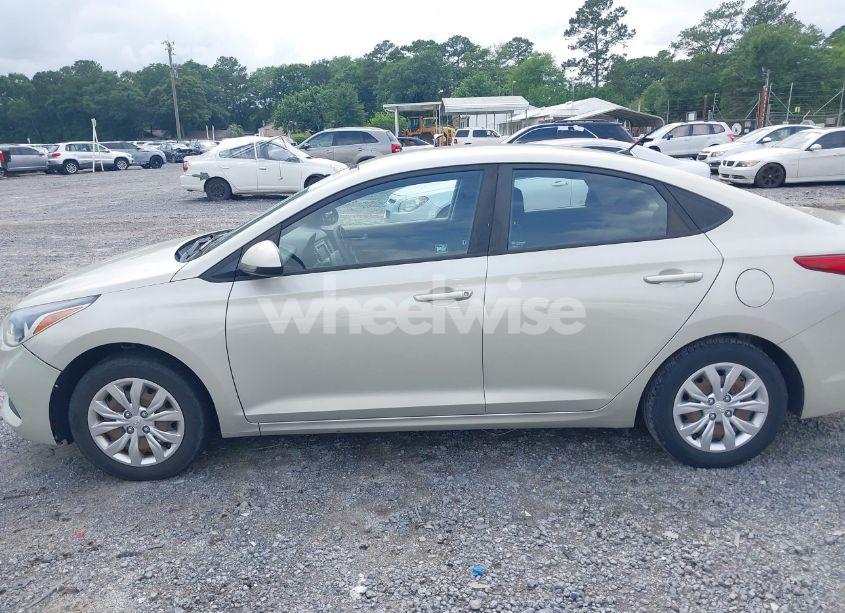 Photo 14 of 2018 Hyundai Accent SE (VIN 3KPC24A39JE017332)