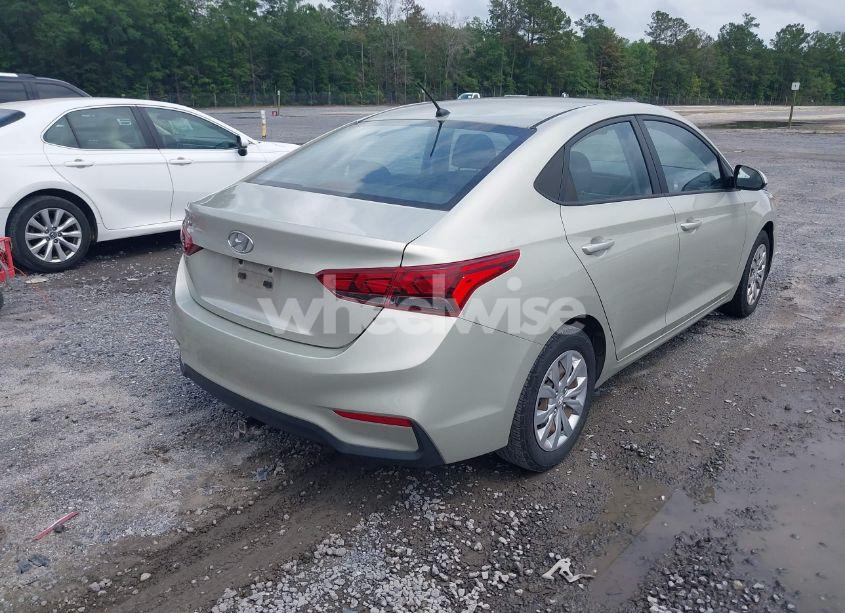 Photo 4 of 2018 Hyundai Accent SE (VIN 3KPC24A39JE017332)