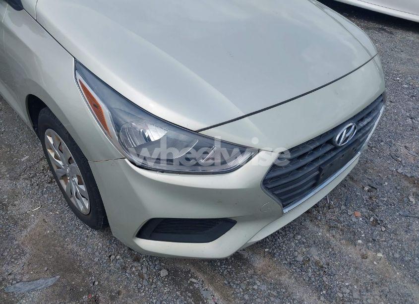 Photo 6 of 2018 Hyundai Accent SE (VIN 3KPC24A39JE017332)