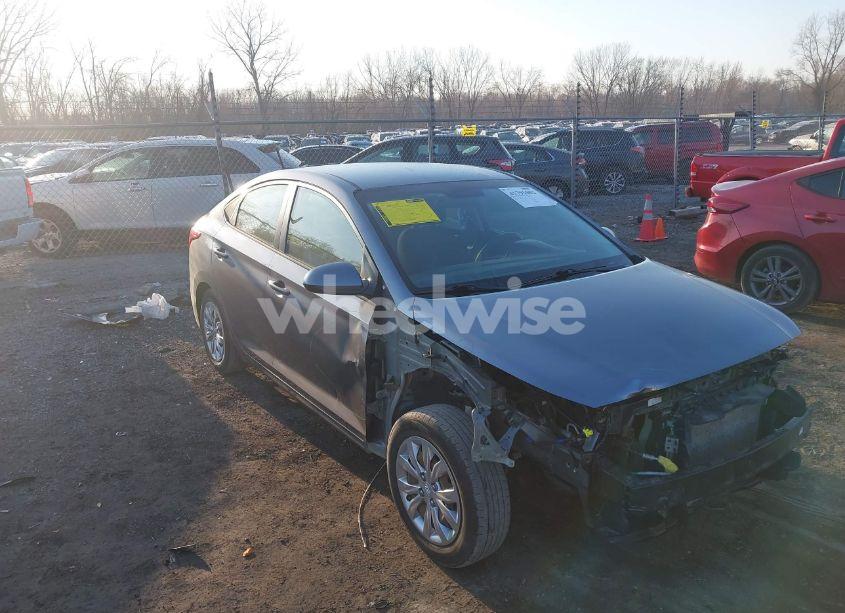 2018 Hyundai Accent SE (VIN 3KPC24A39JE034051) main photo