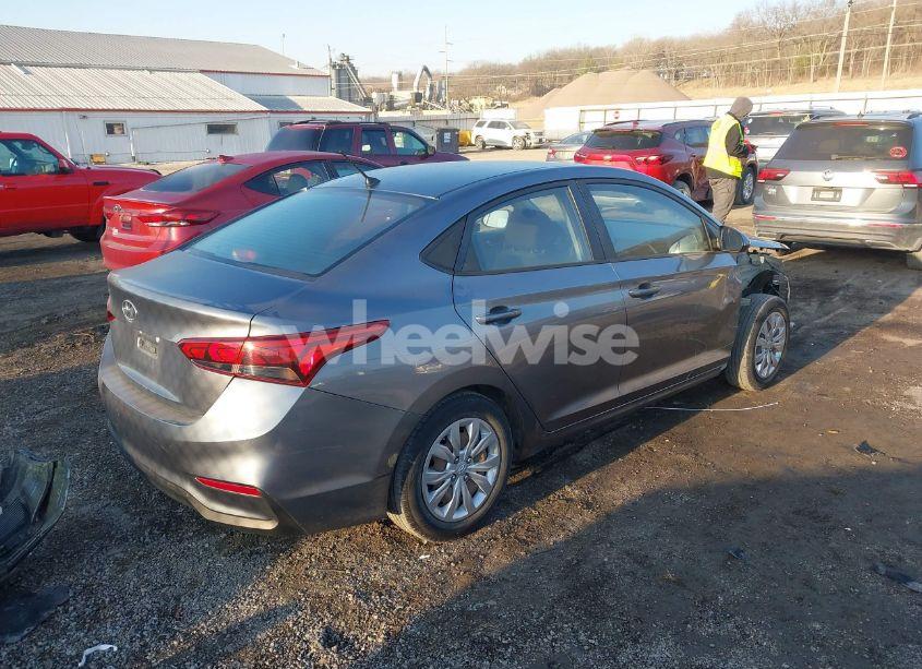 Photo 4 of 2018 Hyundai Accent SE (VIN 3KPC24A39JE034051)