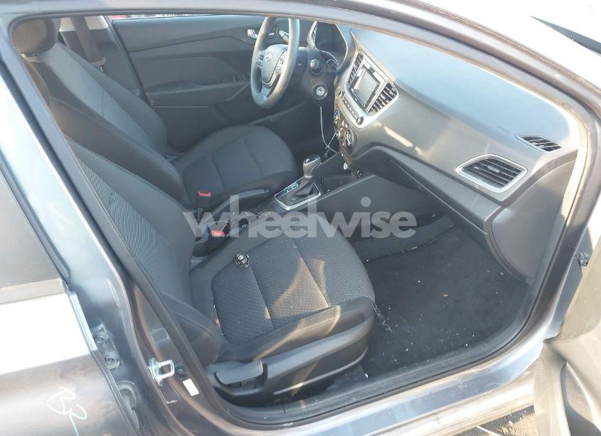 Photo 5 of 2018 Hyundai Accent SE (VIN 3KPC24A39JE034051)