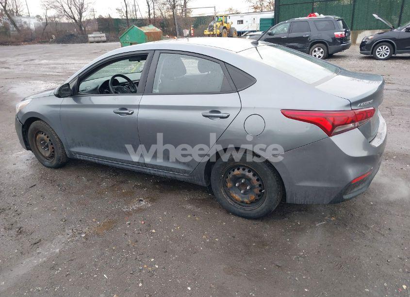 Photo 3 of 2019 Hyundai Accent SE (VIN 3KPC24A39KE042894)