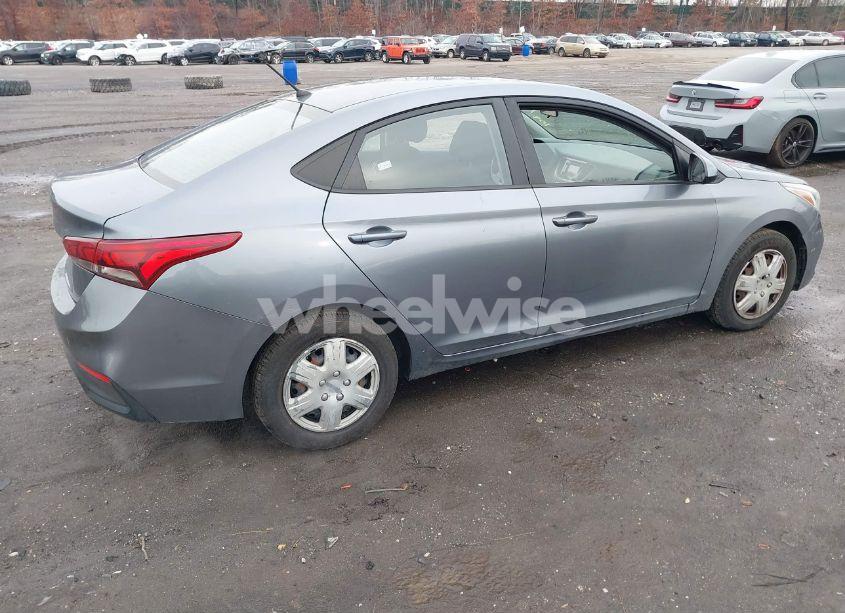 Photo 4 of 2019 Hyundai Accent SE (VIN 3KPC24A39KE042894)