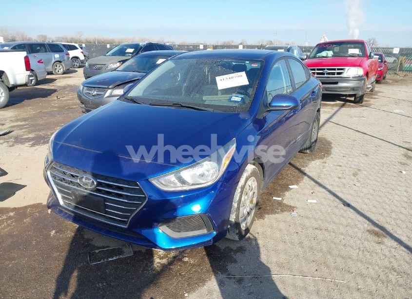 Photo 2 of 2019 Hyundai Accent SE (VIN 3KPC24A39KE052910)