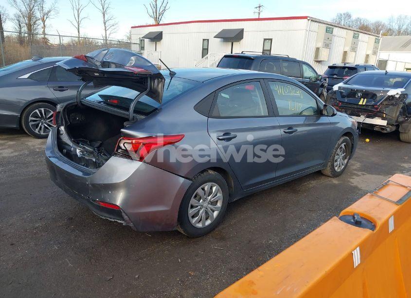 Photo 4 of 2019 Hyundai Accent SE (VIN 3KPC24A39KE088578)