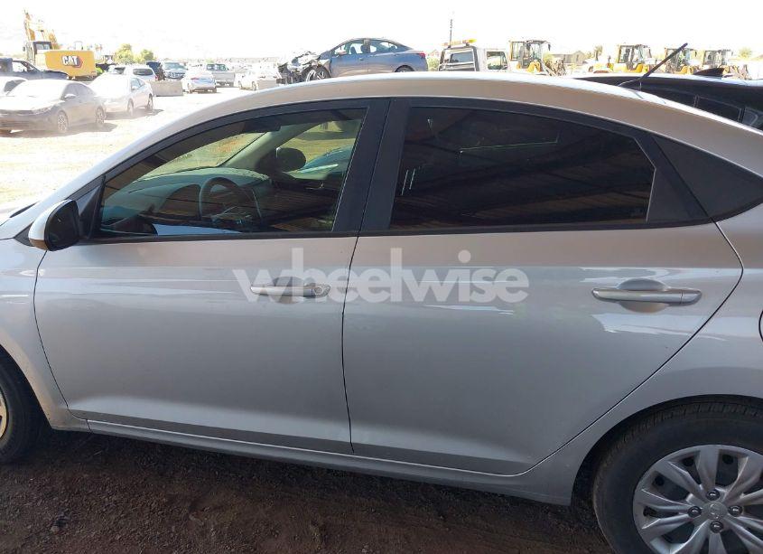 Photo 14 of 2018 Hyundai Accent SE (VIN 3KPC24A3XJE011393)