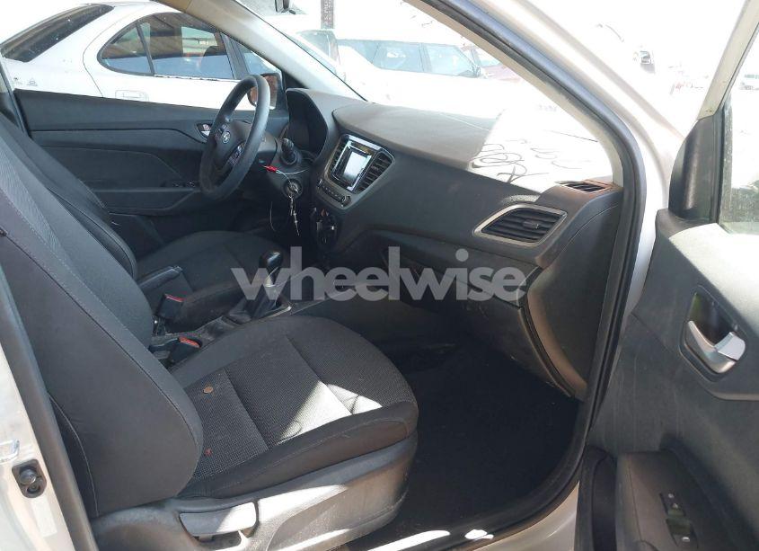 Photo 5 of 2018 Hyundai Accent SE (VIN 3KPC24A3XJE011393)