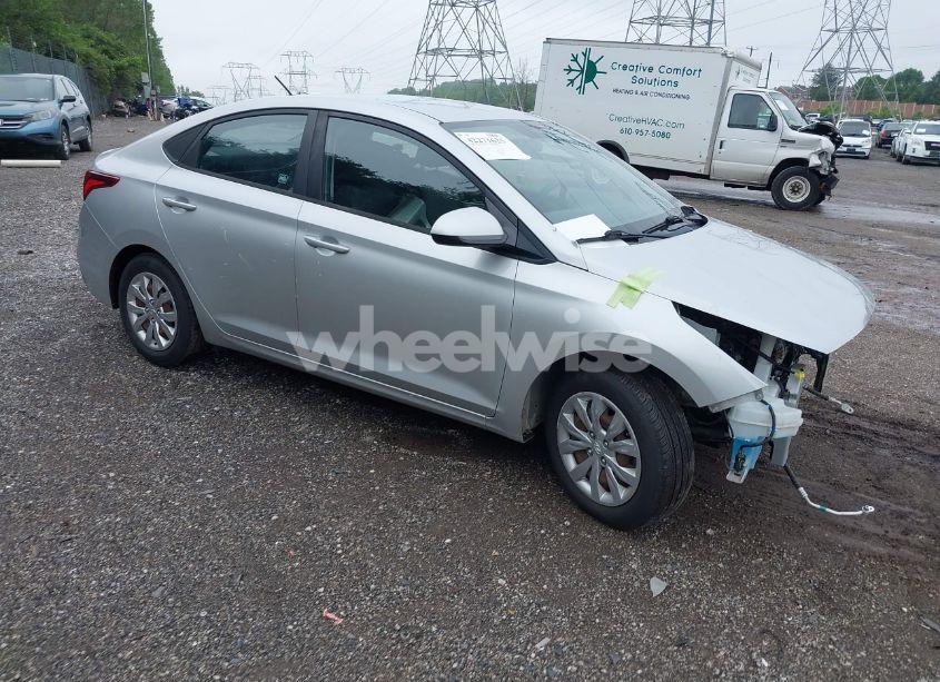 2019 Hyundai Accent SE (VIN 3KPC24A3XKE042631) main photo