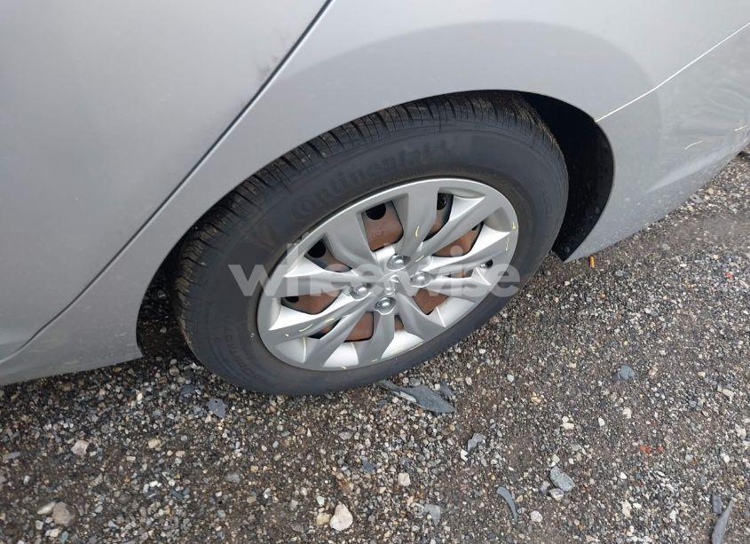 Photo 12 of 2019 Hyundai Accent SE (VIN 3KPC24A3XKE042631)