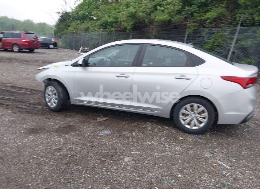 Photo 15 of 2019 Hyundai Accent SE (VIN 3KPC24A3XKE042631)