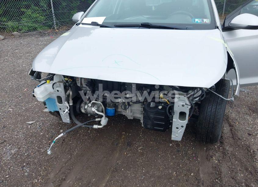 Photo 6 of 2019 Hyundai Accent SE (VIN 3KPC24A3XKE042631)