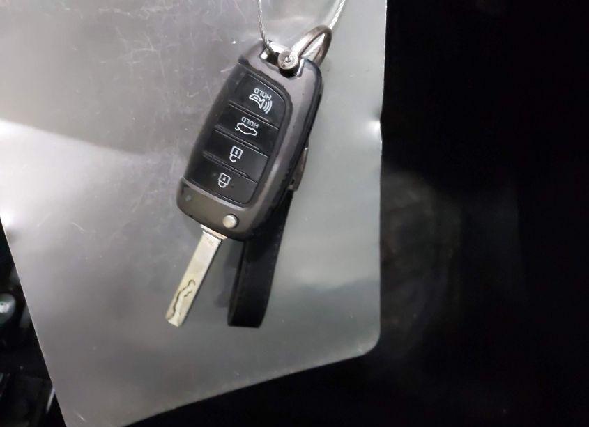 Photo 11 of 2019 Hyundai Accent SE (VIN 3KPC24A3XKE044895)