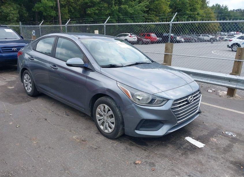 2019 Hyundai Accent SE (VIN 3KPC24A3XKE063222) main photo