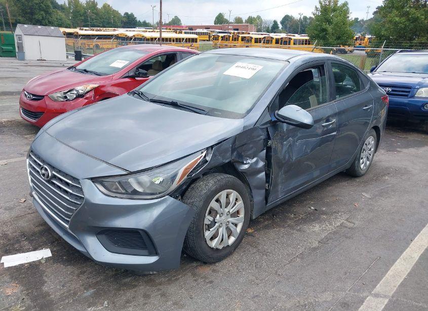 Photo 2 of 2019 Hyundai Accent SE (VIN 3KPC24A3XKE063222)
