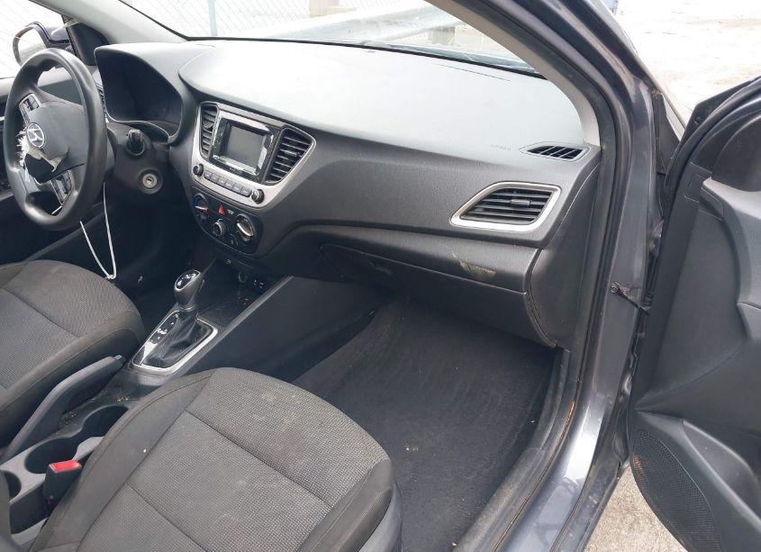 Photo 5 of 2019 Hyundai Accent SE (VIN 3KPC24A3XKE063222)