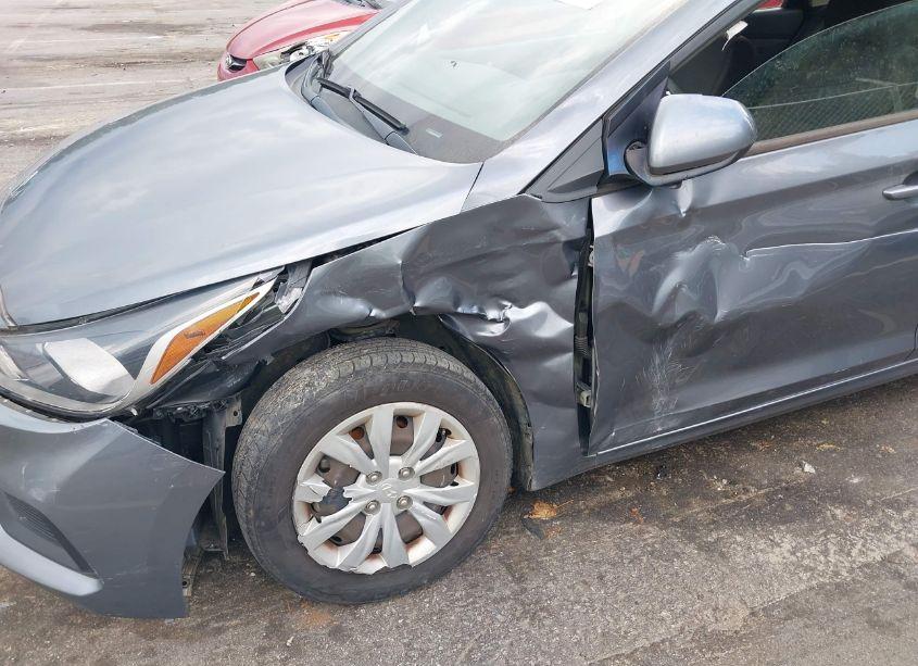 Photo 6 of 2019 Hyundai Accent SE (VIN 3KPC24A3XKE063222)