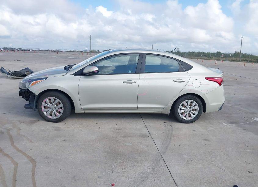 Photo 14 of 2019 Hyundai Accent SE (VIN 3KPC24A3XKE065231)