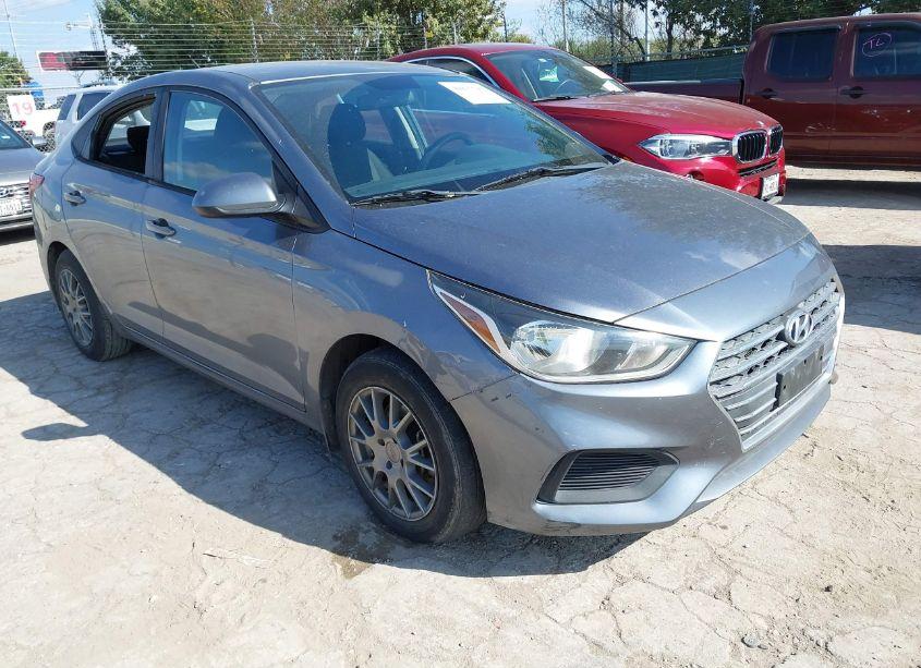 2019 Hyundai Accent SE (VIN 3KPC24A3XKE073992) main photo