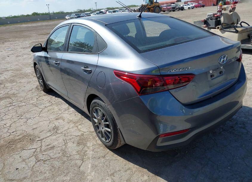 Photo 3 of 2019 Hyundai Accent SE (VIN 3KPC24A3XKE073992)