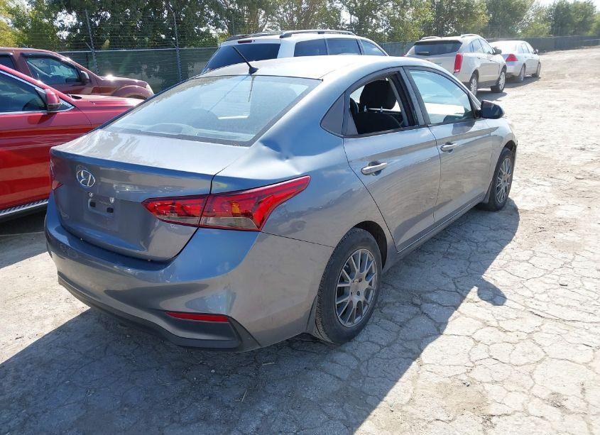 Photo 4 of 2019 Hyundai Accent SE (VIN 3KPC24A3XKE073992)