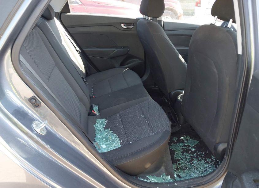 Photo 8 of 2019 Hyundai Accent SE (VIN 3KPC24A3XKE073992)