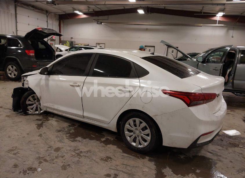 Photo 3 of 2020 Hyundai Accent SE (VIN 3KPC24A60LE101746)