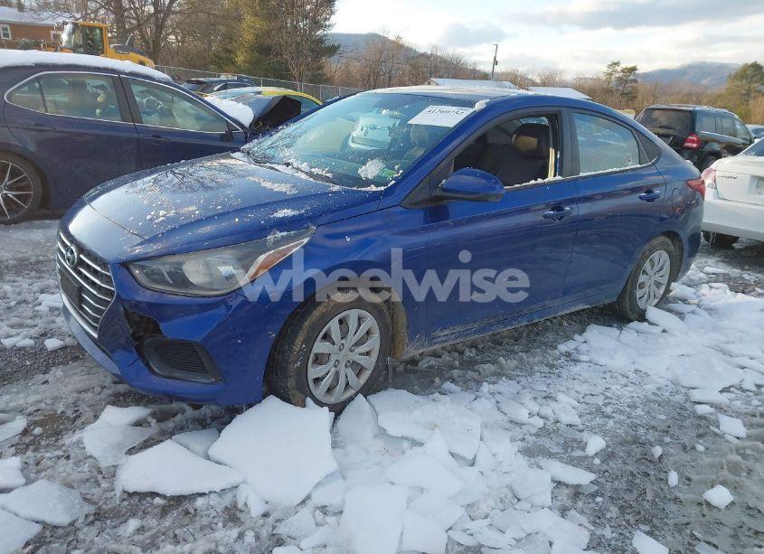 Photo 2 of 2020 Hyundai Accent SE (VIN 3KPC24A60LE112942)