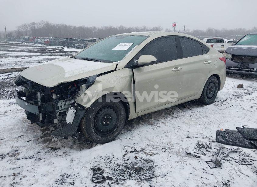 Photo 2 of 2020 Hyundai Accent SE (VIN 3KPC24A61LE099165)